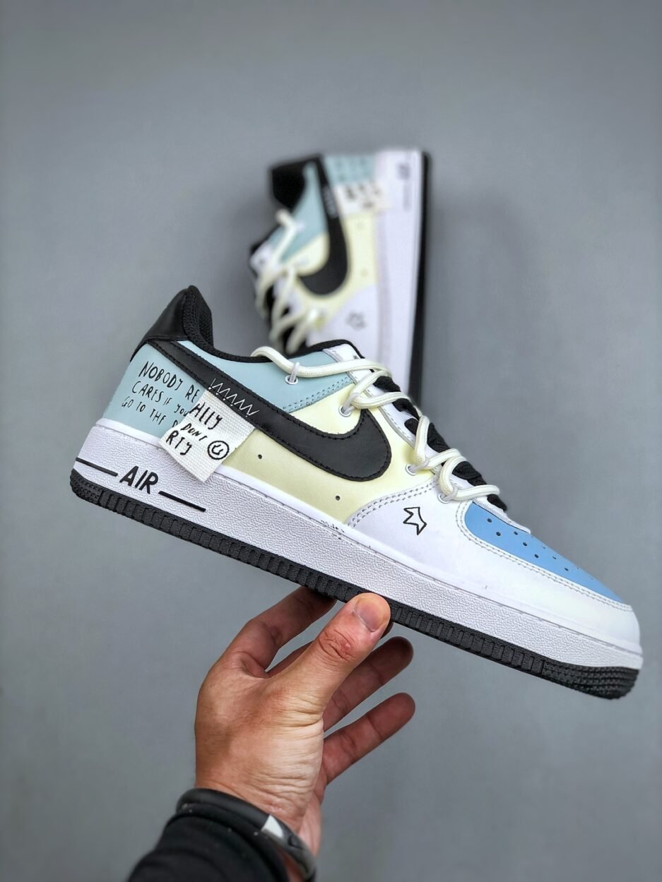 Nike AIR FORCE 1'07 LOW籃球鞋 ：圖片 4