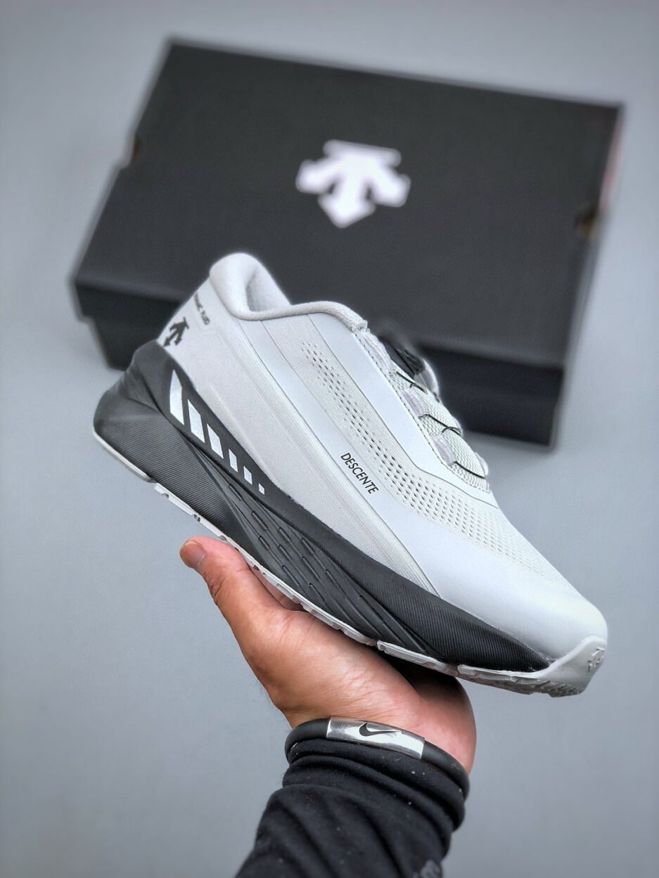 迪桑特DESCENTE WIRE 3.0 舒適百搭防滑耐磨 低幫 休閒跑步鞋