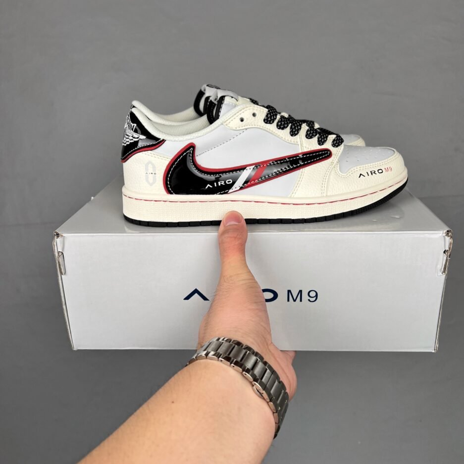 耐克 Travis Scott x Fragment Design x Jordan Air Jordan 1 Low OG SP “問界聯名——鎏金黑 低幫休閒板鞋