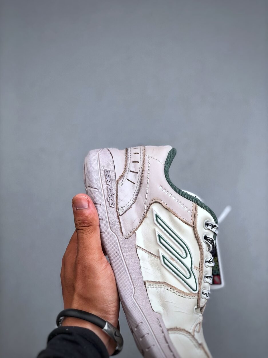 【OK版】Balenciaga 巴黎世家 Hamptons Worn Out 18代 手工做舊款 牛皮革 復古圓頭系帶低幫休閒鞋：圖片 5