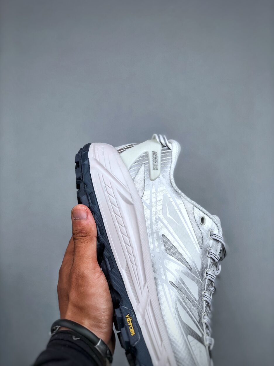 HOKA ONE ONE是來自美國的跑步鞋知名品：圖片 5