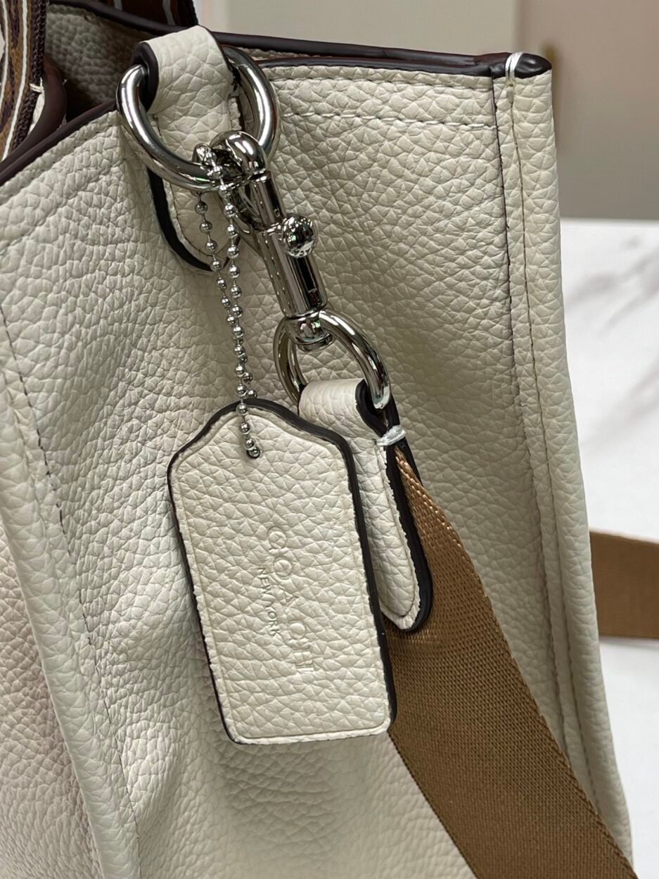 COACH/蔻驰新款购物袋 专柜同步 型号CM067 _SVCAH2023：圖片 5